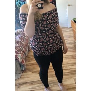3/$20 Floral off the shoulder blouse